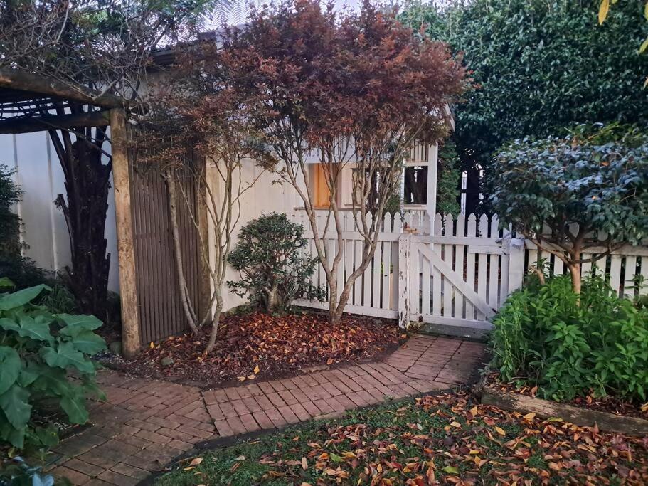 Secret Cottage Waitara Exteriör bild